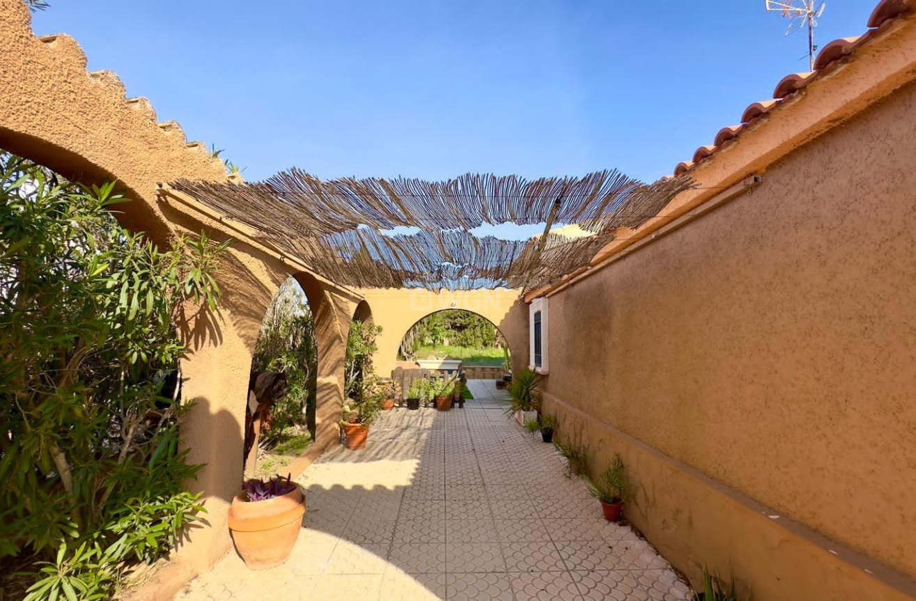 Odsprzedaż - Villa - Torrevieja - Torreblanca