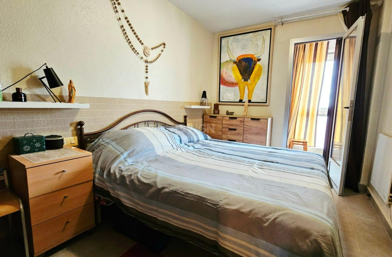 Odsprzedaż - Mieszkanie w bloku - Torrevieja - Playa De Los Naufragos