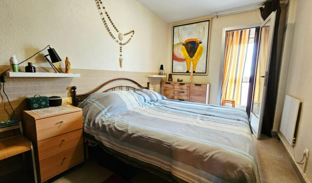 Odsprzedaż - Mieszkanie w bloku - Torrevieja - Playa De Los Naufragos