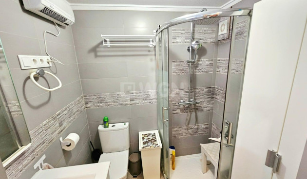 Odsprzedaż - Mieszkanie w bloku - Torrevieja - Playa De Los Naufragos