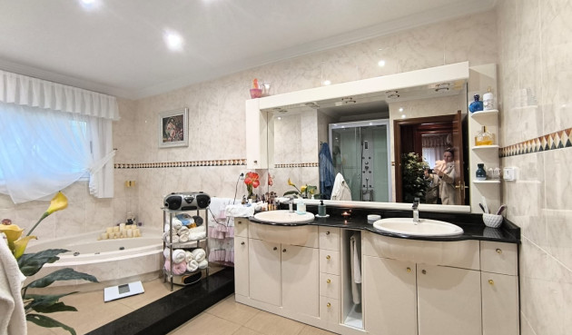 Odsprzedaż - Villa - Sax - Inland