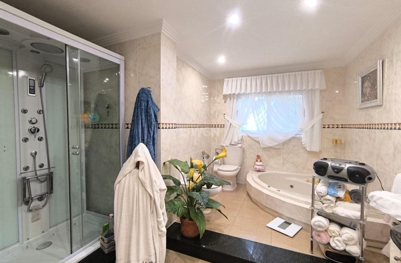 Odsprzedaż - Villa - Sax - Inland