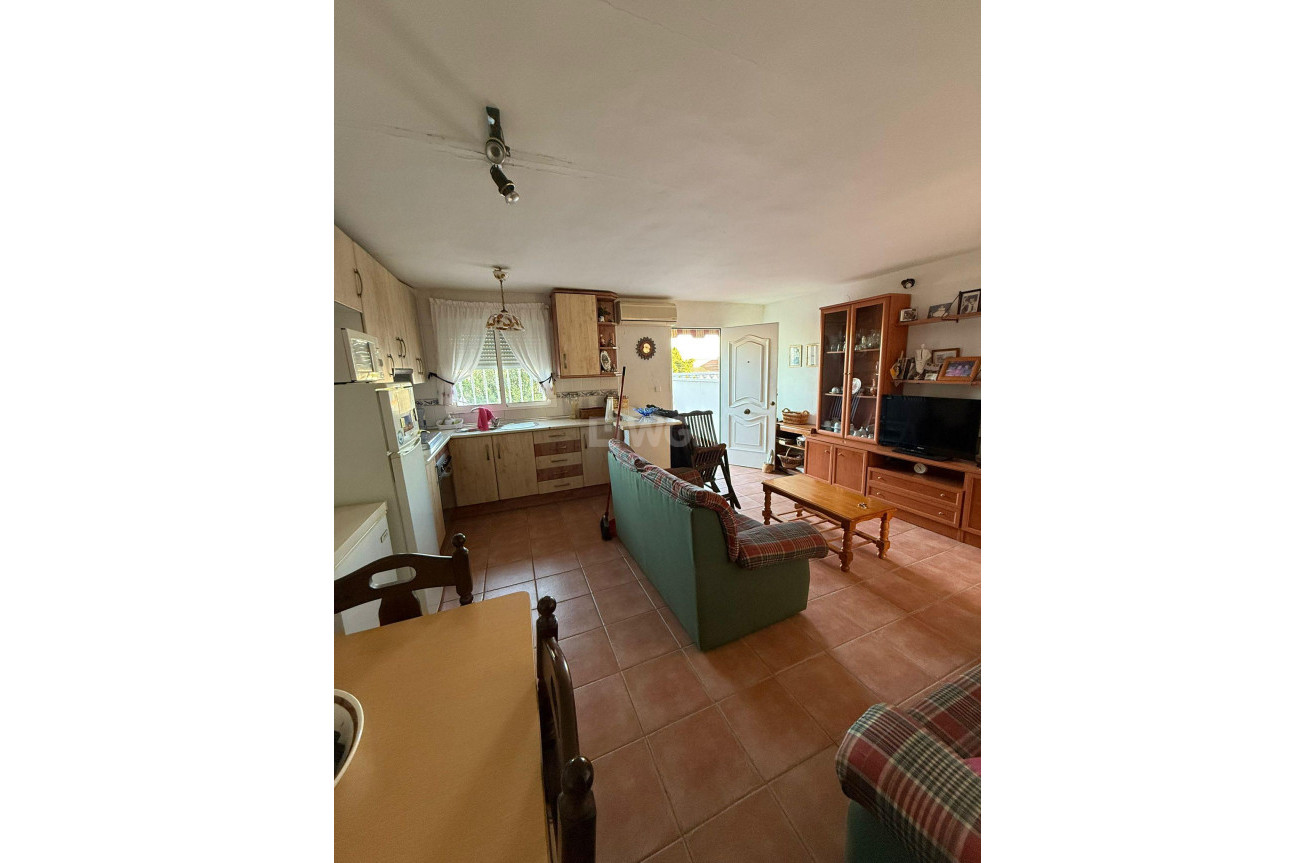 Odsprzedaż - Kamienica - Torrevieja - Costa Blanca