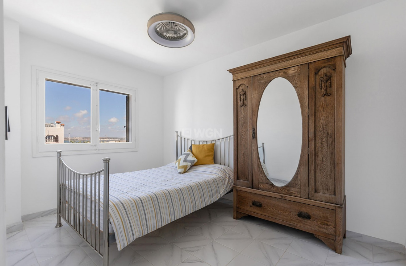 Odsprzedaż - Mieszkanie w bloku - La Mata - Costa Blanca