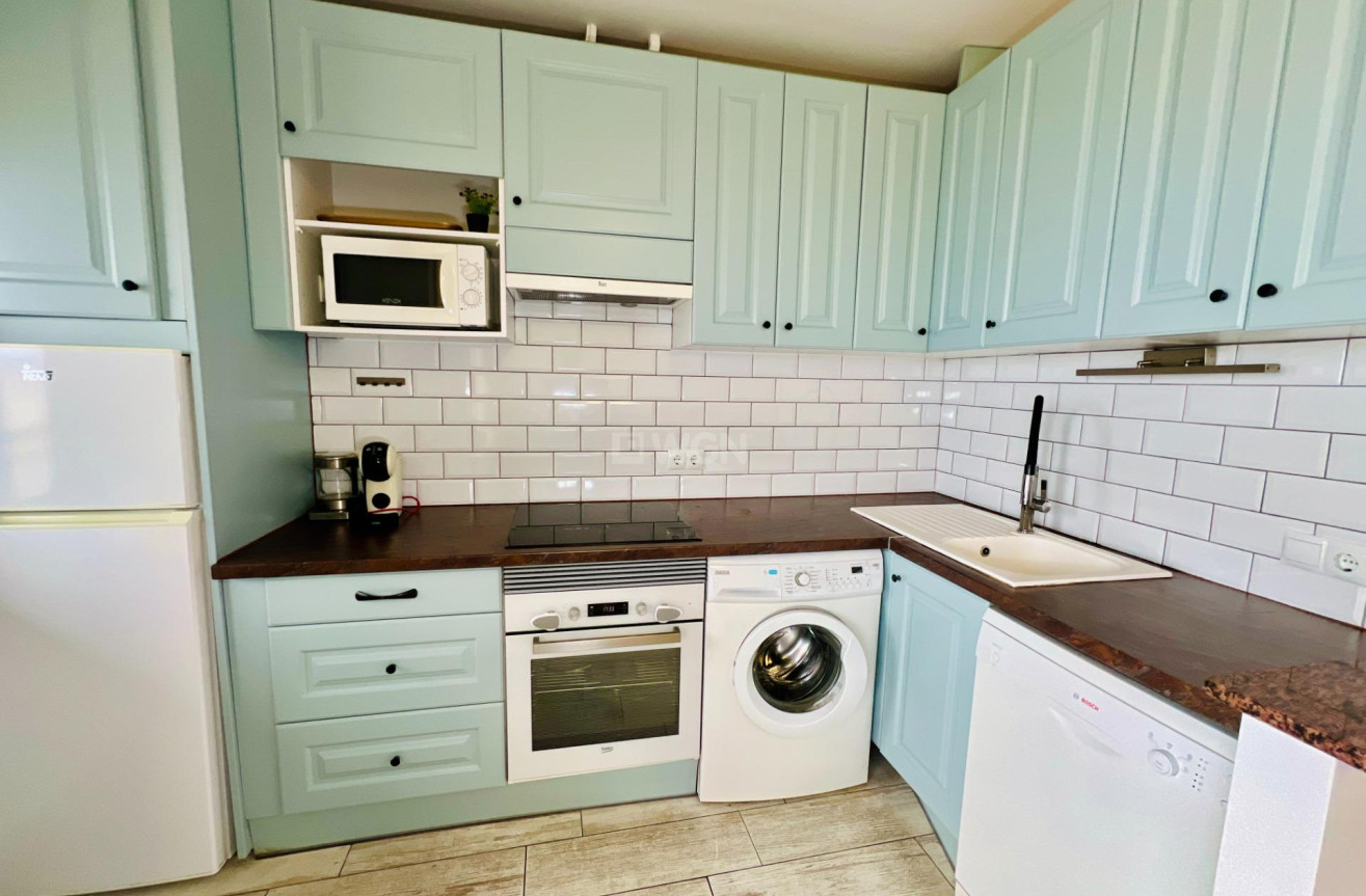 Odsprzedaż - Mieszkanie w bloku - Torrevieja - Miramar - Torre Del Moro