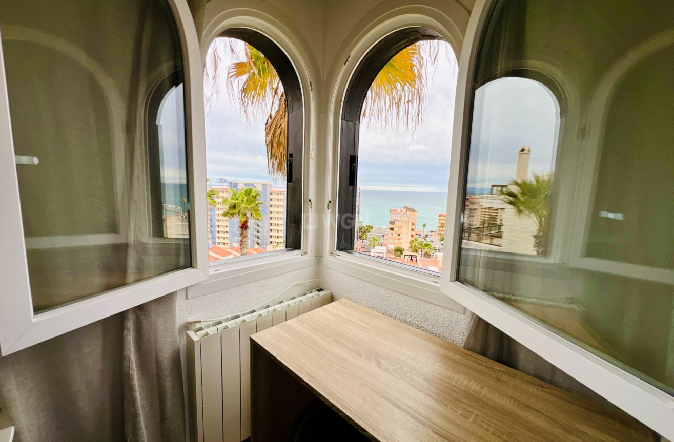 Odsprzedaż - Mieszkanie w bloku - Torrevieja - Miramar - Torre Del Moro