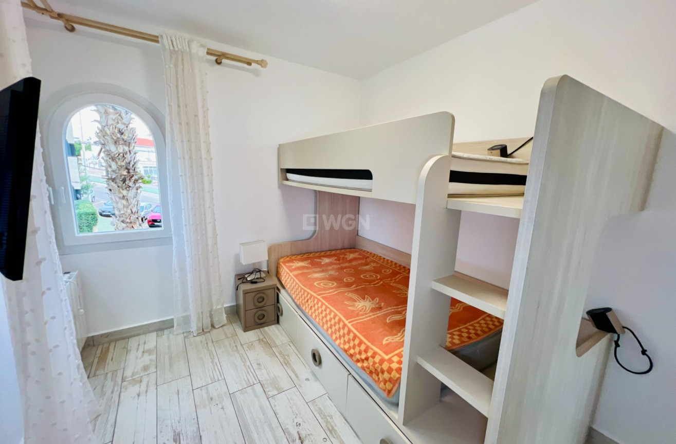 Odsprzedaż - Mieszkanie w bloku - Torrevieja - Miramar - Torre Del Moro