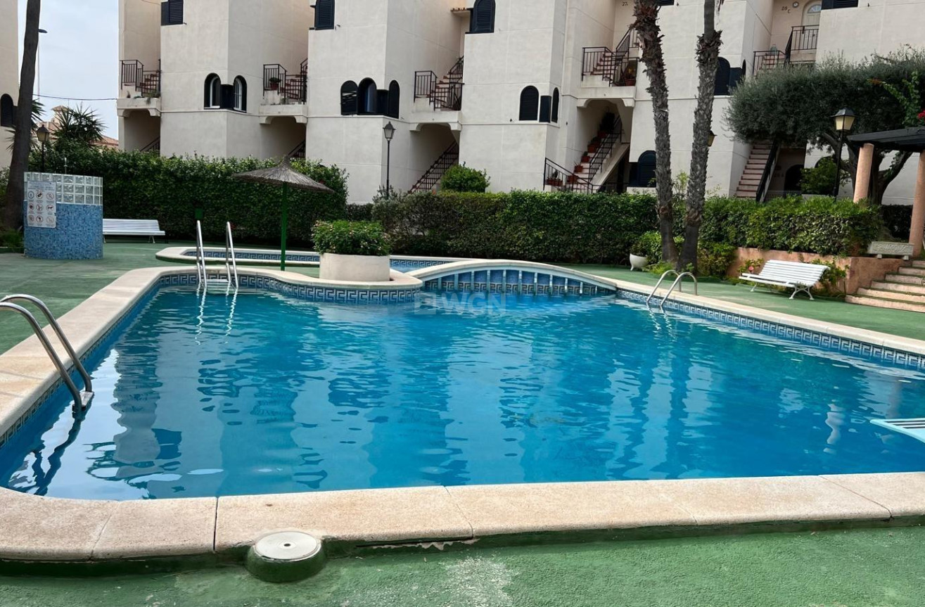 Odsprzedaż - Mieszkanie w bloku - Torrevieja - Miramar - Torre Del Moro