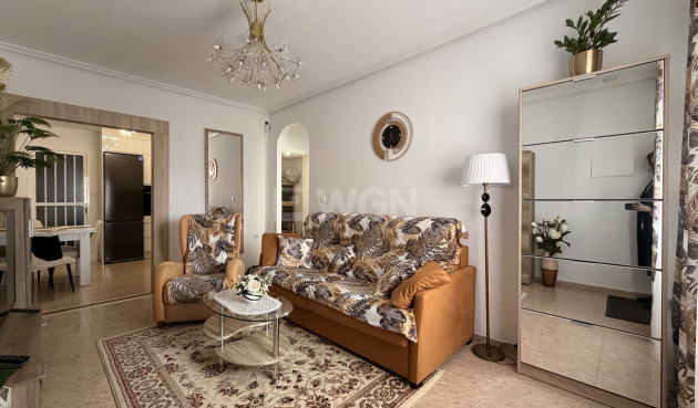 Odsprzedaż - Mieszkanie w bloku - Torrevieja - Urb. Calas Blancas III