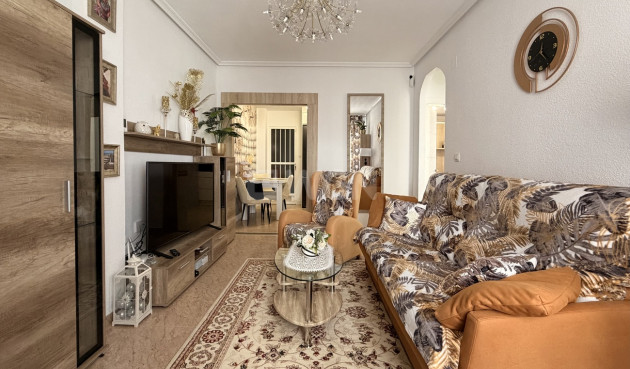 Odsprzedaż - Mieszkanie w bloku - Torrevieja - Urb. Calas Blancas III