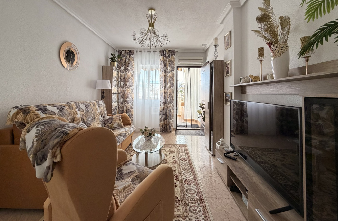 Odsprzedaż - Mieszkanie w bloku - Torrevieja - Urb. Calas Blancas III