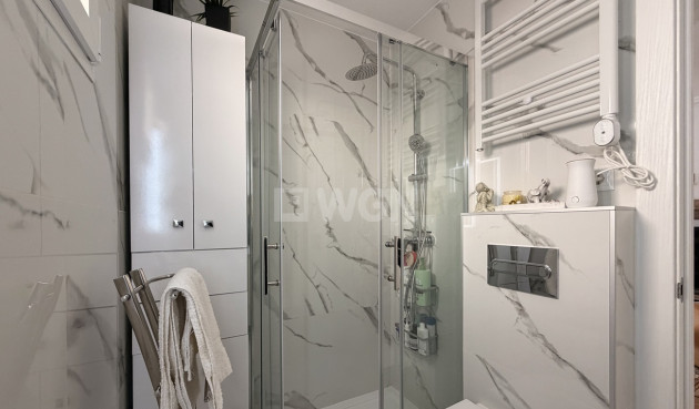 Odsprzedaż - Mieszkanie w bloku - Torrevieja - Urb. Calas Blancas III