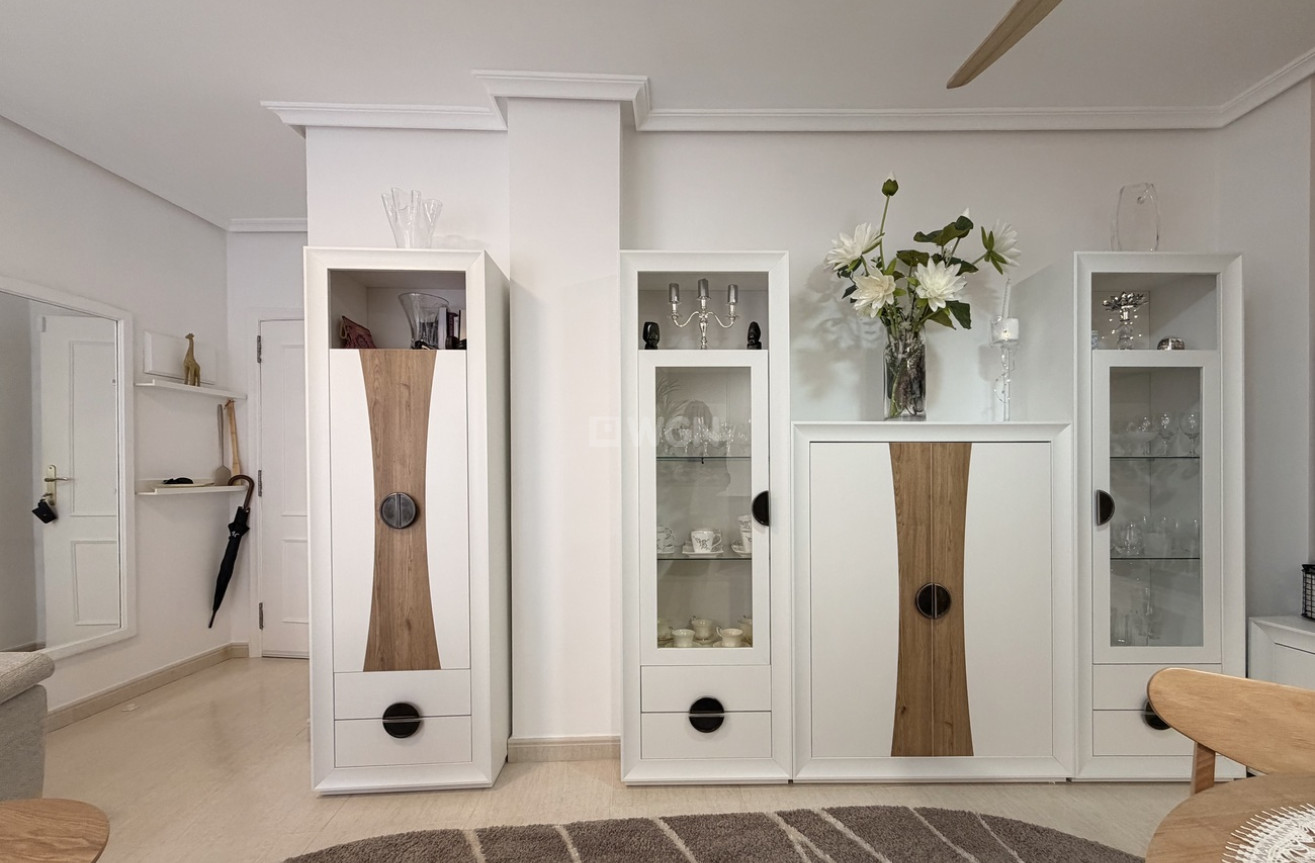 Odsprzedaż - Mieszkanie w bloku - Torrevieja - Costa Blanca