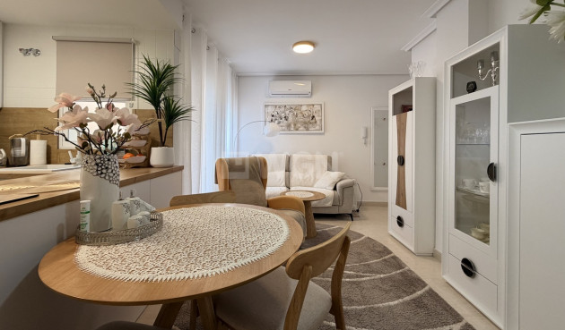 Odsprzedaż - Mieszkanie w bloku - Torrevieja - Costa Blanca