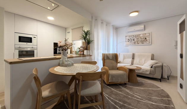 Odsprzedaż - Mieszkanie w bloku - Torrevieja - Costa Blanca