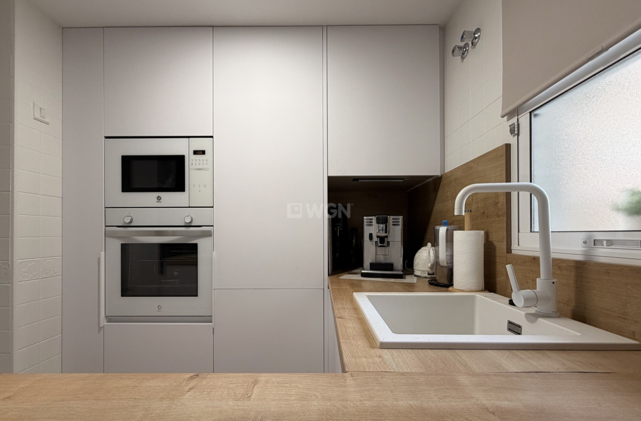 Odsprzedaż - Mieszkanie w bloku - Torrevieja - Costa Blanca