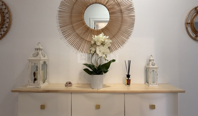 Odsprzedaż - Mieszkanie w bloku - Torrevieja - Costa Blanca