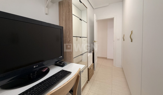 Odsprzedaż - Mieszkanie w bloku - Torrevieja - Costa Blanca