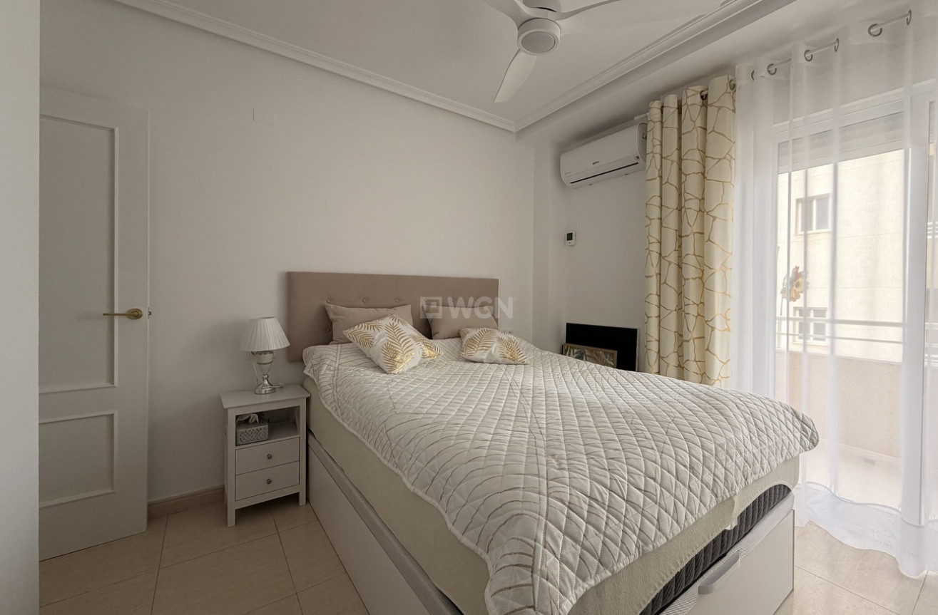 Odsprzedaż - Mieszkanie w bloku - Torrevieja - Costa Blanca