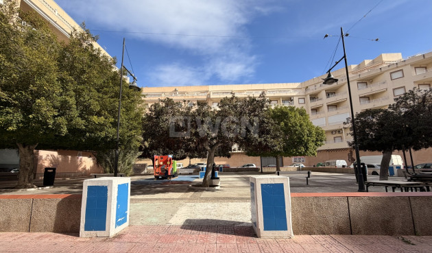 Odsprzedaż - Mieszkanie w bloku - Torrevieja - Costa Blanca