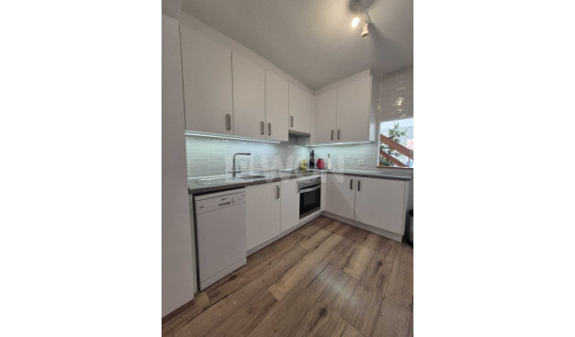 Odsprzedaż - Kamienica - La Rosaleda - Inland