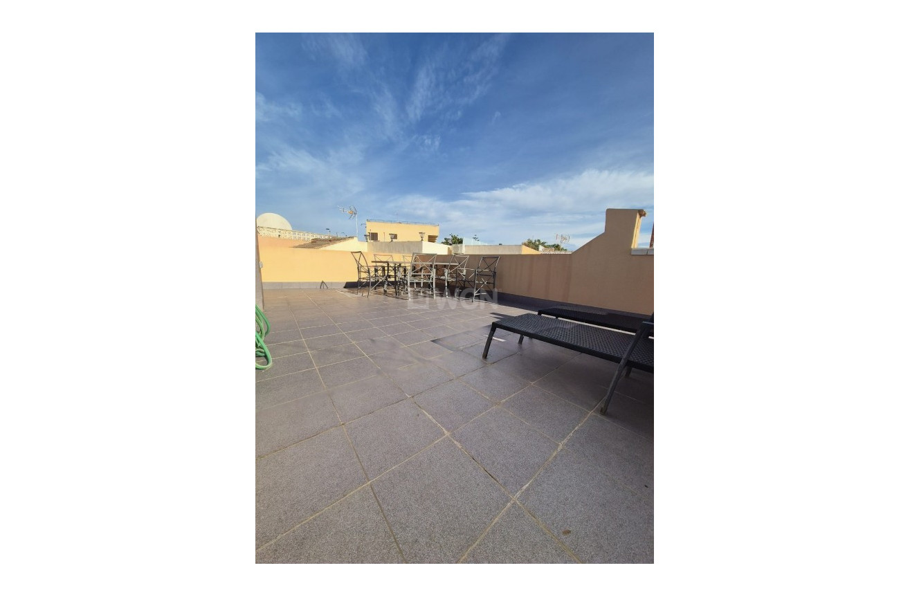 Odsprzedaż - Kamienica - La Rosaleda - Inland