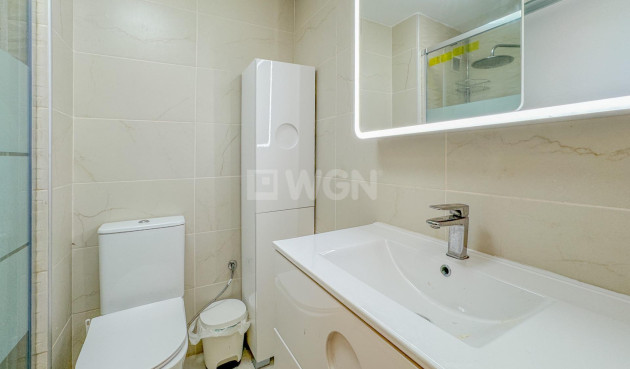 Odsprzedaż - Mieszkanie w bloku - Torrevieja - La Mata Pueblo