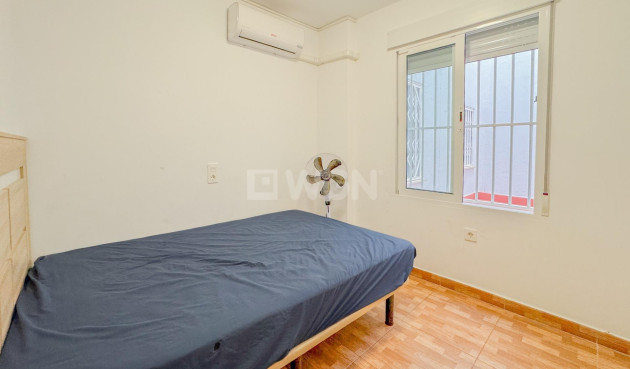 Odsprzedaż - Mieszkanie w bloku - Torrevieja - La Mata Pueblo