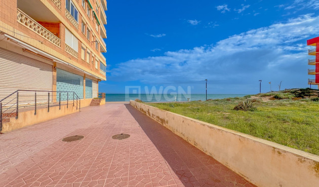Odsprzedaż - Mieszkanie w bloku - Torrevieja - La Mata Pueblo