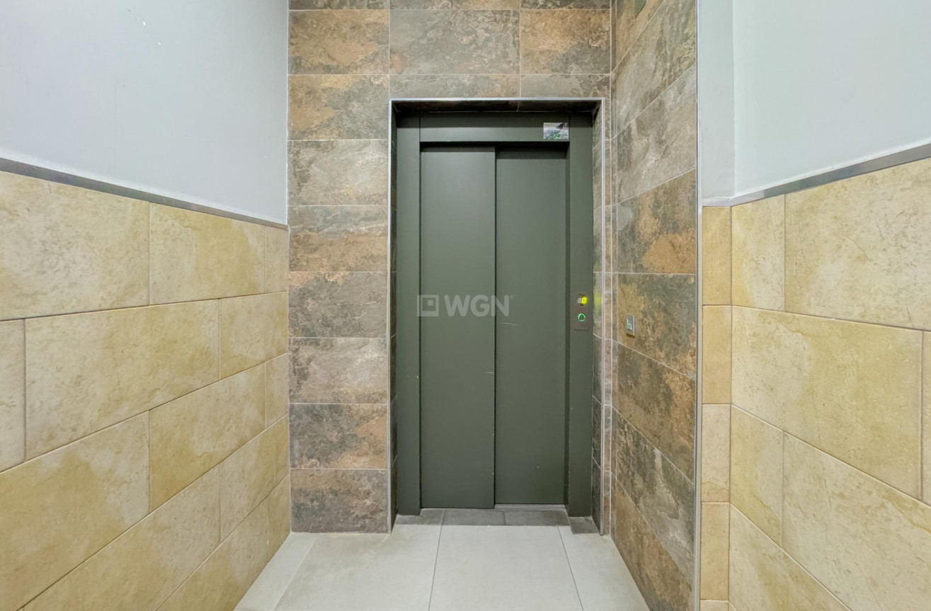 Odsprzedaż - Mieszkanie w bloku - Torrevieja - La Mata Pueblo