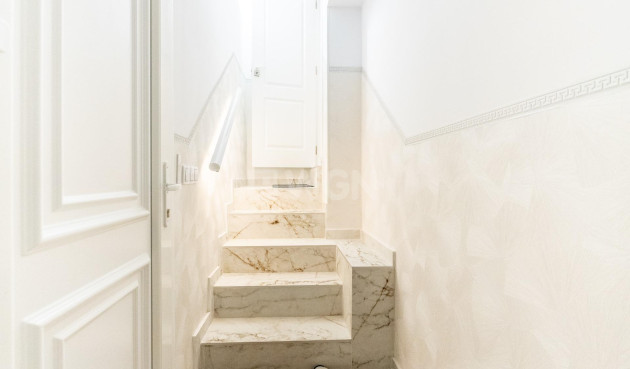 Odsprzedaż - Kamienica - Torrevieja - Punta Prima