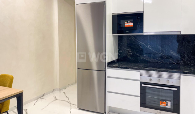 Odsprzedaż - Mieszkanie w bloku - Torrevieja - Playa del Cura