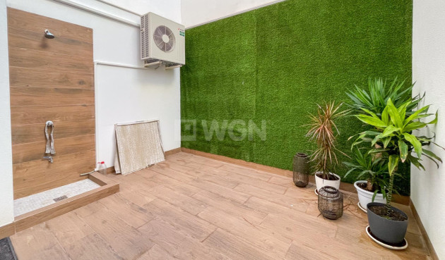 Odsprzedaż - Mieszkanie w bloku - Torrevieja - Playa del Cura