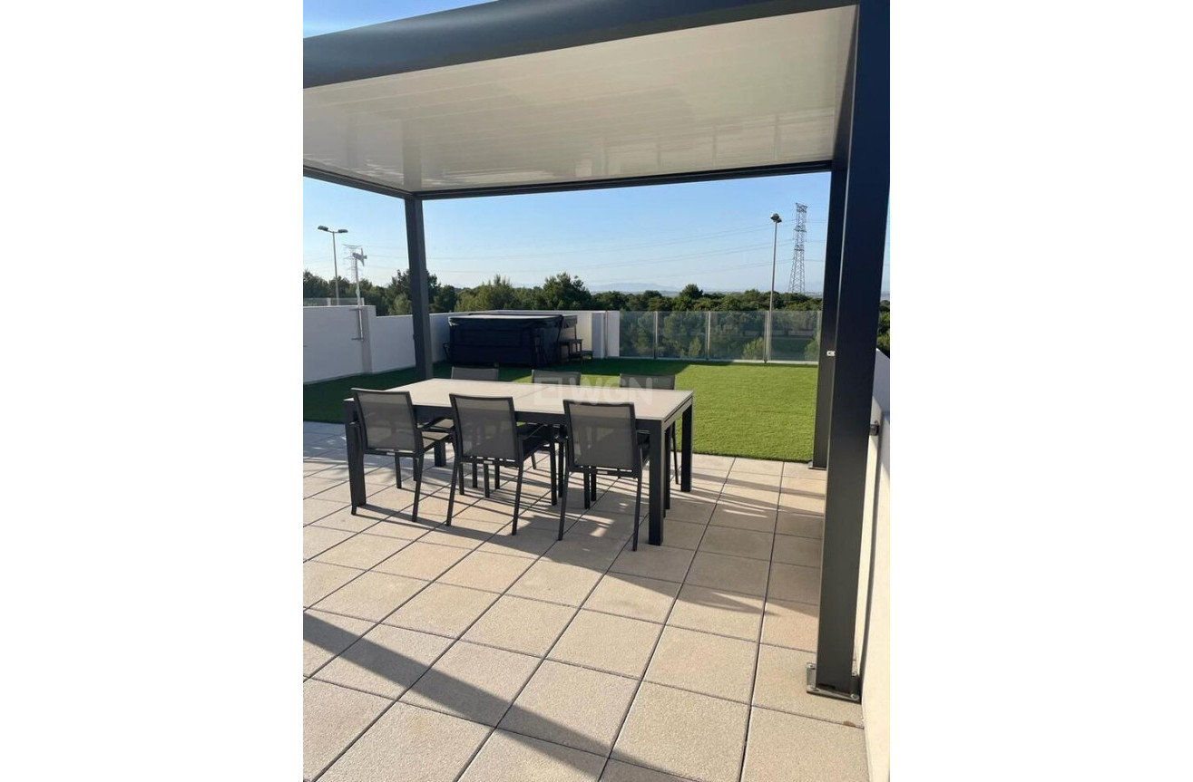 Odsprzedaż - Villa - Villamartin - Costa Blanca