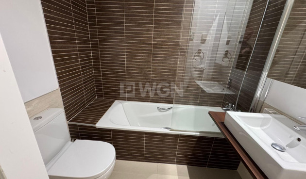 Odsprzedaż - Kamienica - Torrevieja - Punta Prima