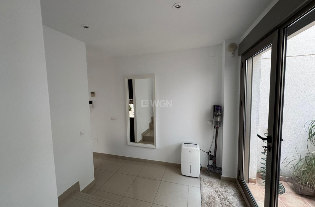 Odsprzedaż - Kamienica - Torrevieja - Punta Prima