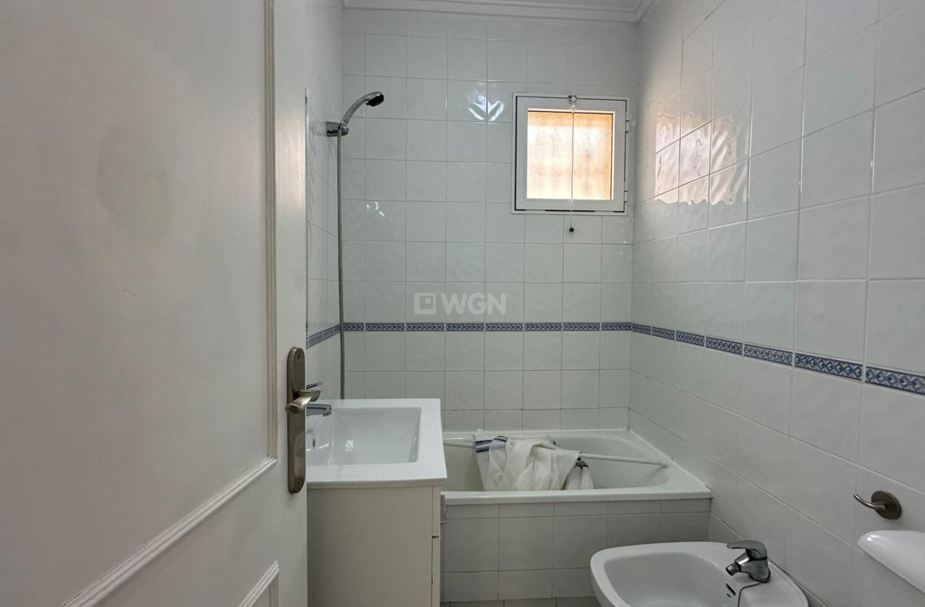 Odsprzedaż - Bungalow - Orihuela Costa - Los Almendros-la Florida