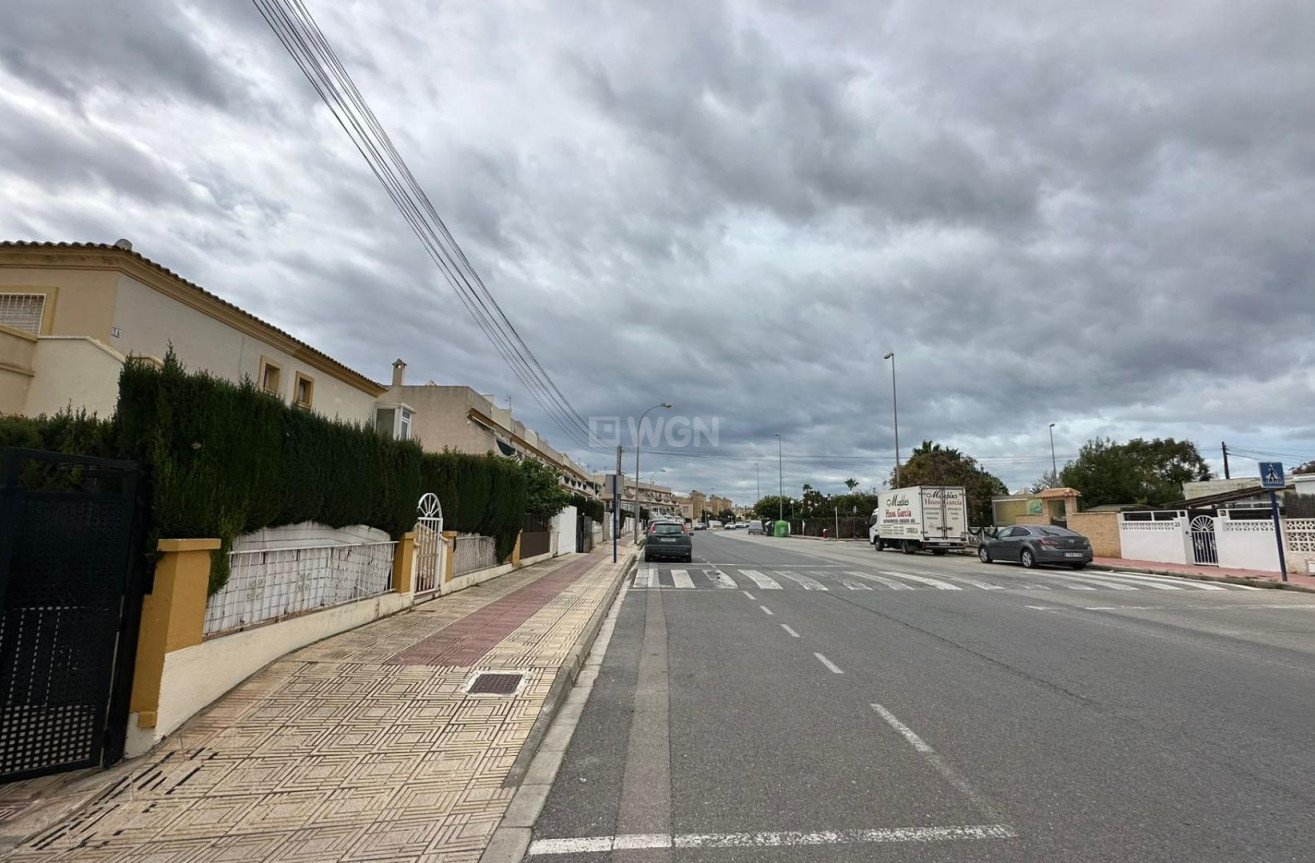 Odsprzedaż - Bungalow - Orihuela Costa - Los Almendros-la Florida