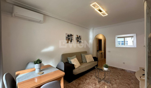 Odsprzedaż - Mieszkanie w bloku - Torrevieja - Estacion De Autobuses