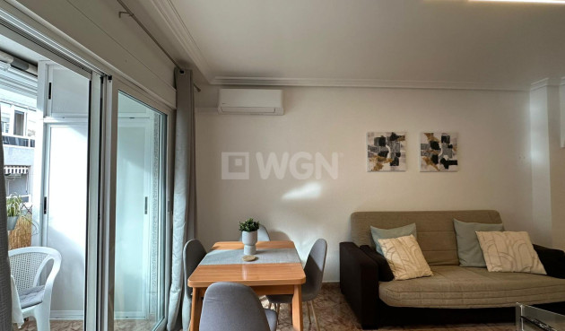 Odsprzedaż - Mieszkanie w bloku - Torrevieja - Estacion De Autobuses