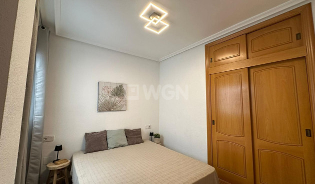 Odsprzedaż - Mieszkanie w bloku - Torrevieja - Estacion De Autobuses