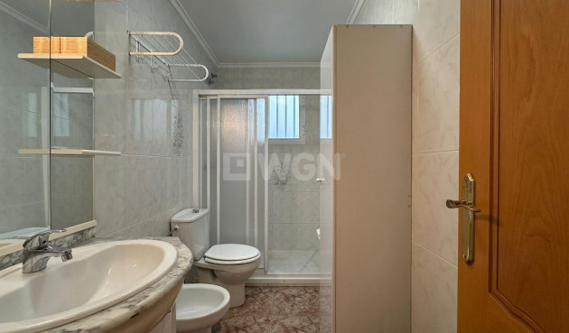 Odsprzedaż - Mieszkanie w bloku - Torrevieja - Estacion De Autobuses