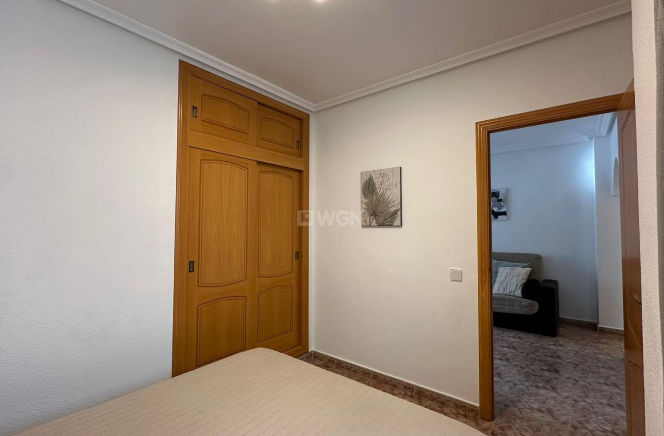 Odsprzedaż - Mieszkanie w bloku - Torrevieja - Estacion De Autobuses