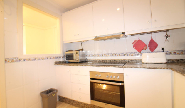 Odsprzedaż - Mieszkanie w bloku - Torrevieja - Centro