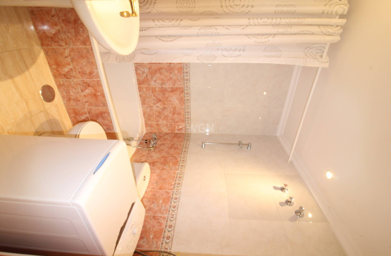 Odsprzedaż - Mieszkanie w bloku - Torrevieja - Centro