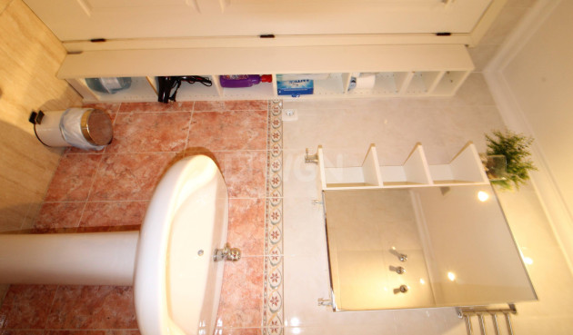 Odsprzedaż - Mieszkanie w bloku - Torrevieja - Centro