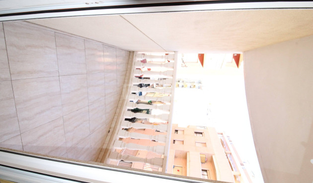 Odsprzedaż - Mieszkanie w bloku - Torrevieja - Centro