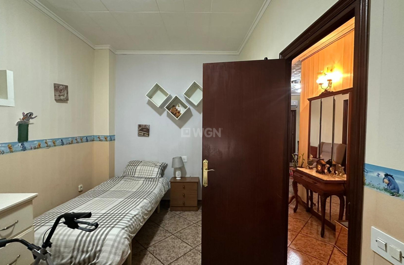 Odsprzedaż - Mieszkanie w bloku - Torrevieja - Estacion De Autobuses