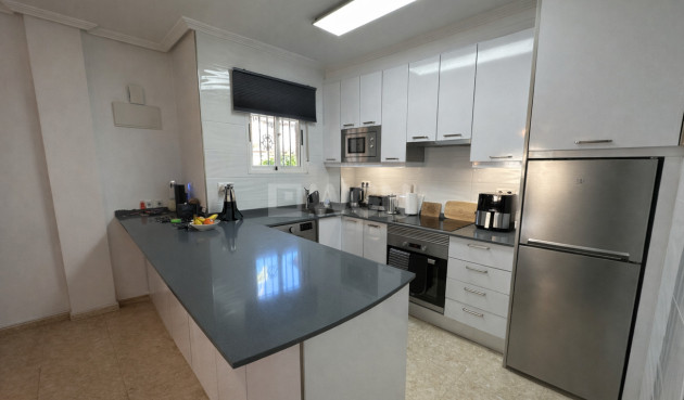 Odsprzedaż - Villa - Orihuela Costa - Villa's San Jose IV