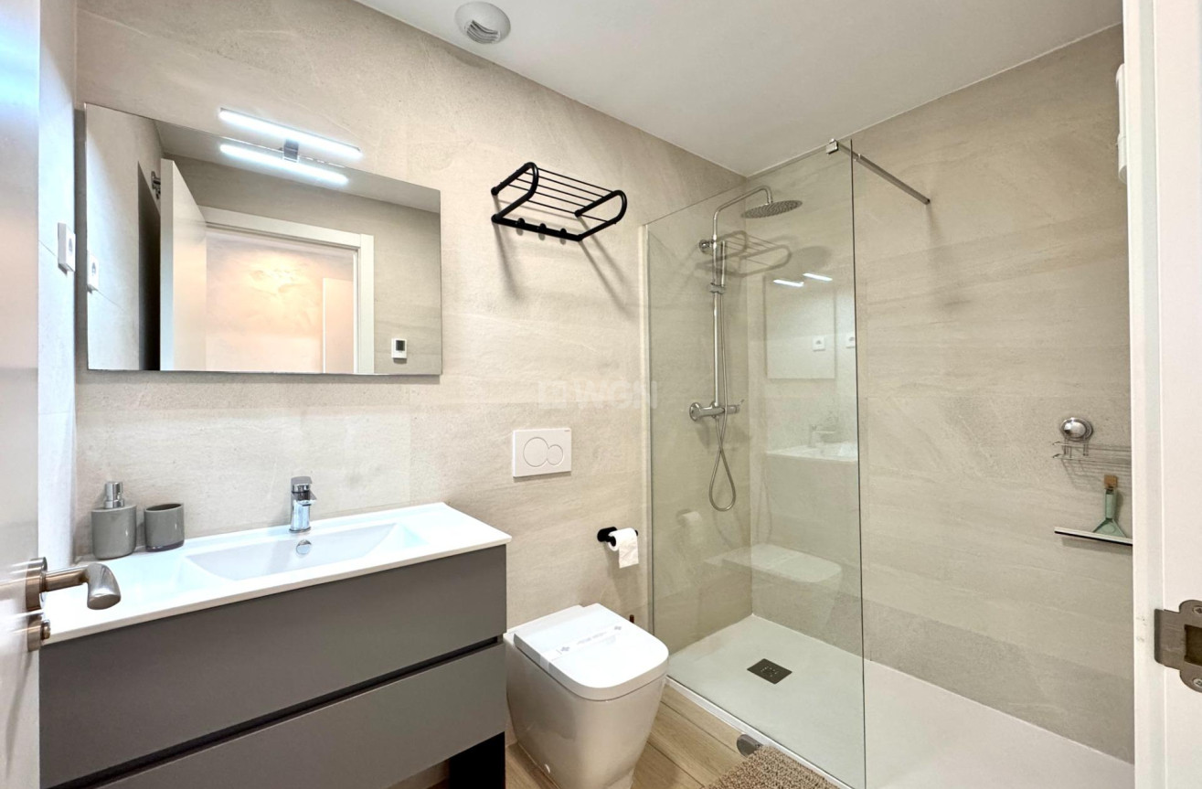 Odsprzedaż - Mieszkanie w bloku - Los Alcázares - Dolores de Pacheco-Santa Rosalía